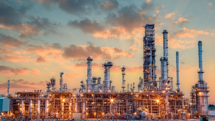 Vista de una refinería de petróleo