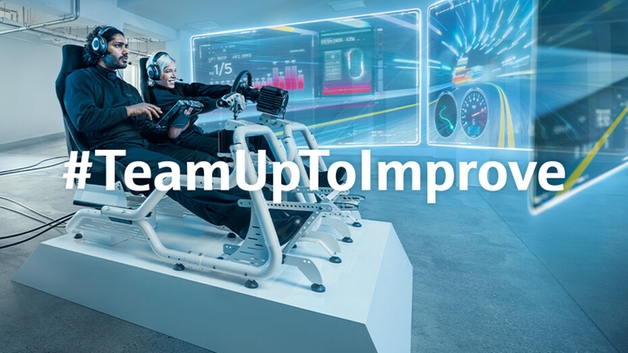 Impulsor de la digitalización: un ingeniero en una planta con una tableta