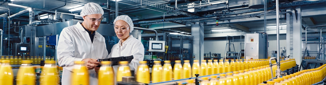 Trabajador de una planta de alimentos y bebidas