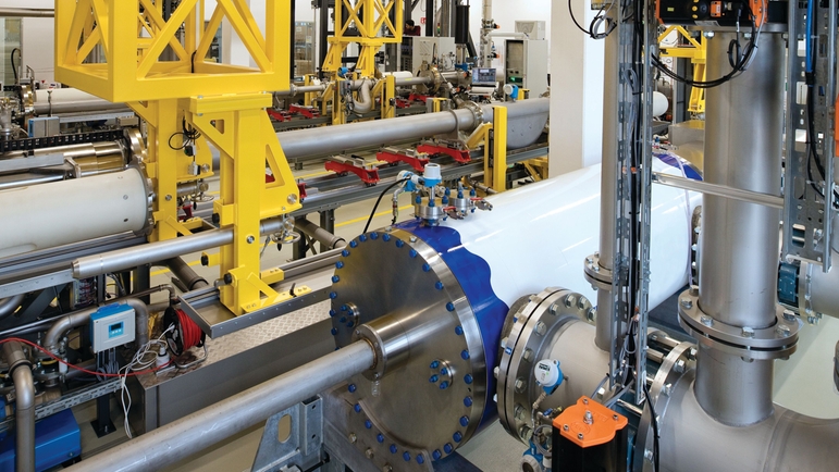 calibradores de pistones de allta precisión para equipos de calibración de hidrocarburos en  Endress+Hauser Flow, en Reinach