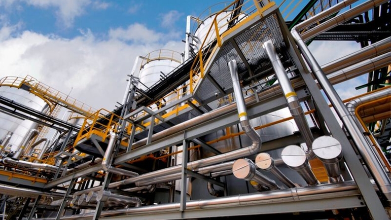 Medición en depósitos de una planta química