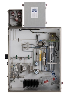 Imagen del analizador de gases SS2100, TDLAS, con vista abierta del sistema de acondicionamiento de muestra